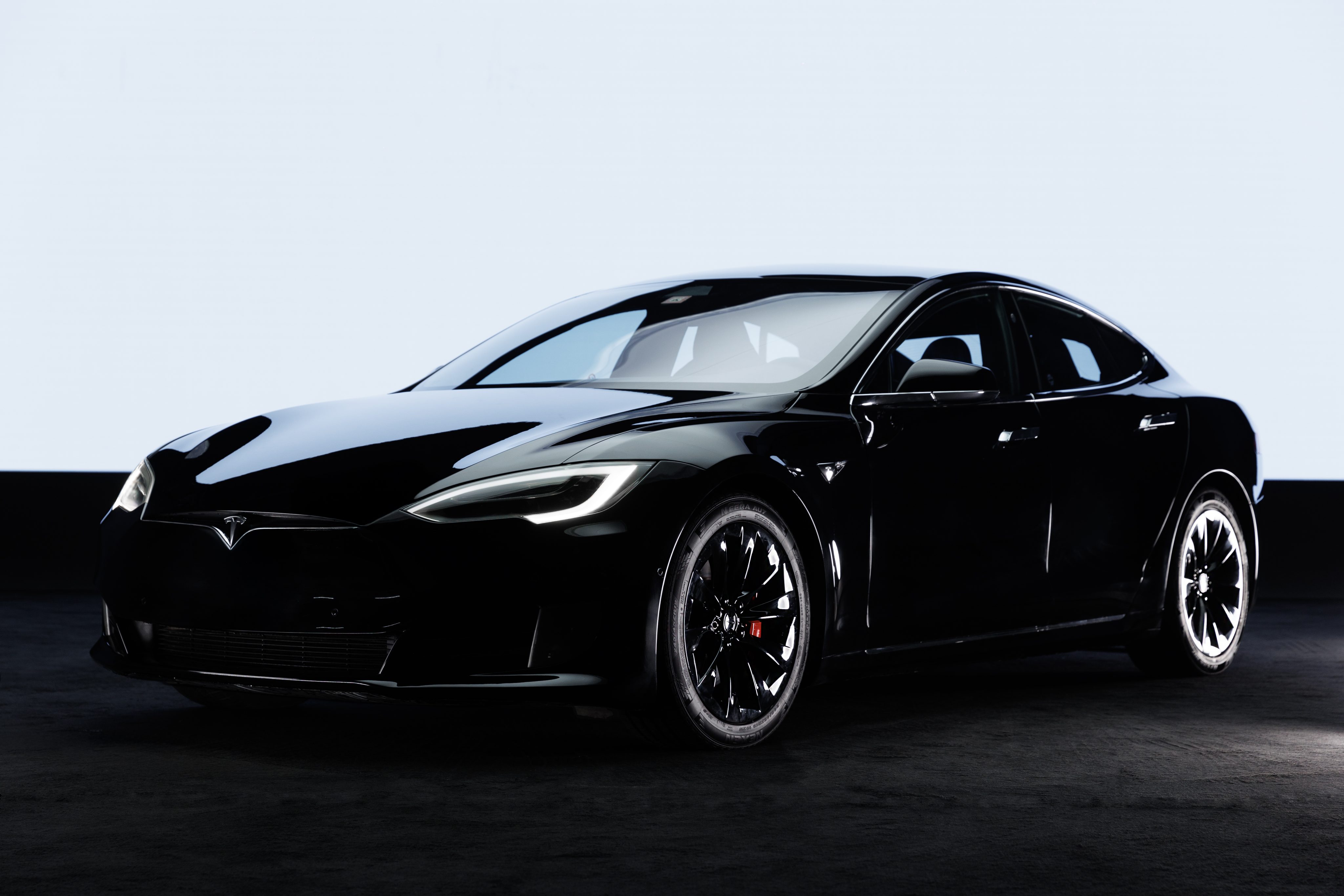 TESLA MODEL S