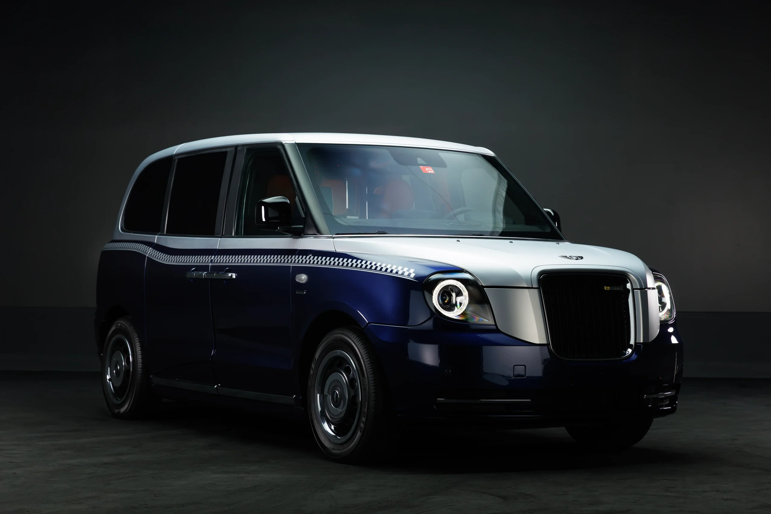 LEVC LONDON TAXI SILVER_BLUE & ORANGE