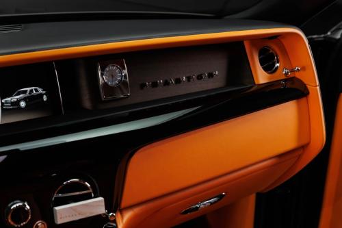 Phantom Mate: Interior